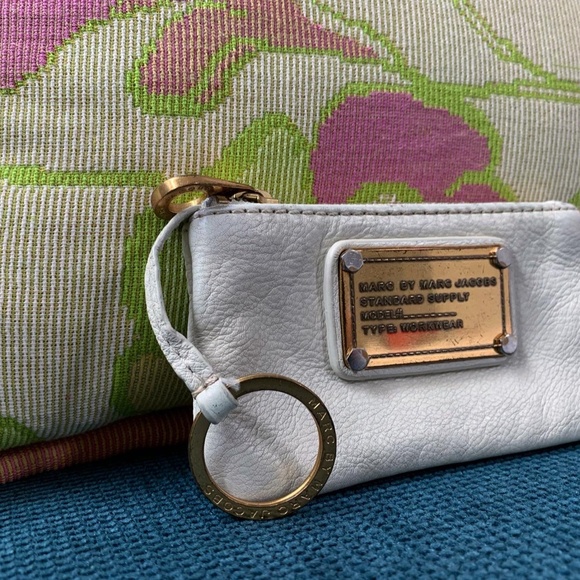 Marc by Marc Jacobs Cream Pouch - Picture 2 of 2